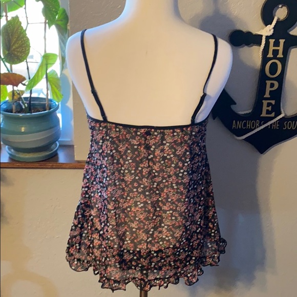 Pretty sheer flower camisole top - Picture 2 of 5